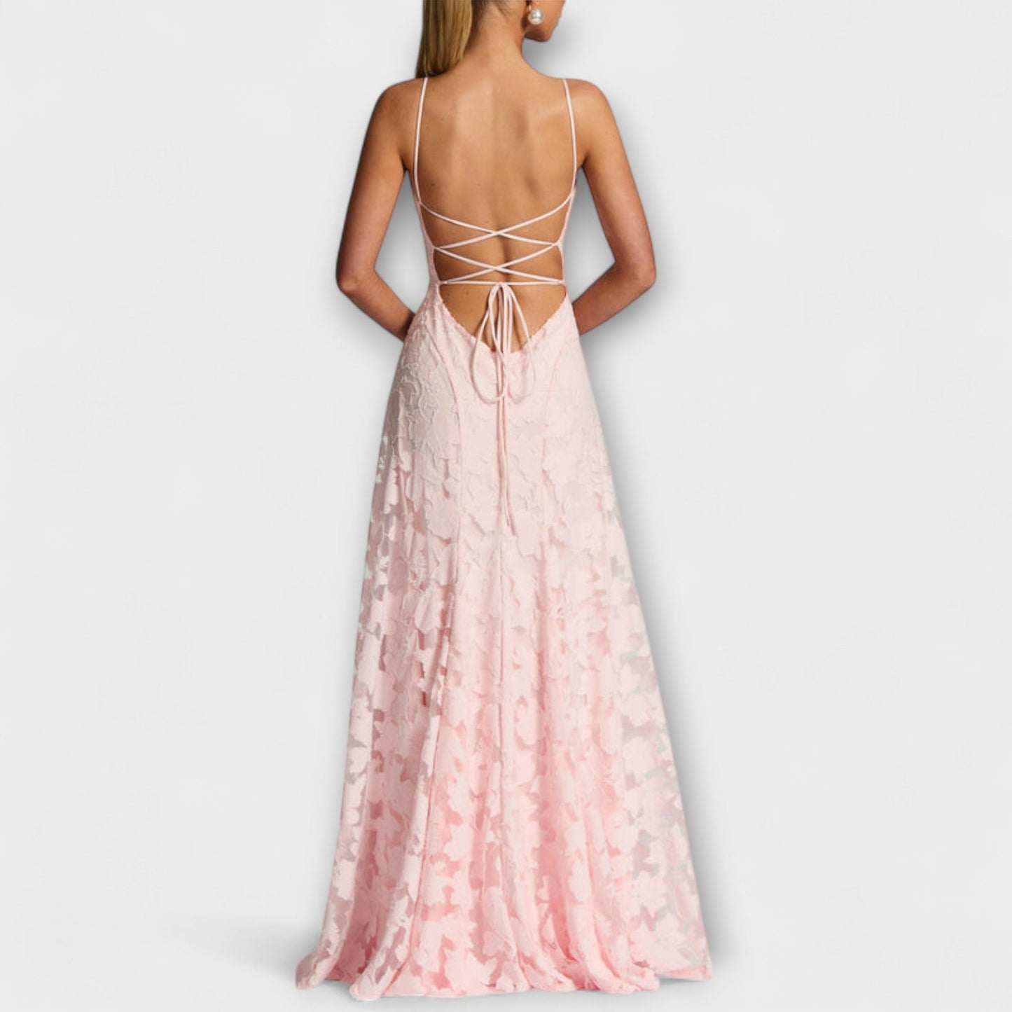 Kairi - Stylisches Maxikleid aus floraler Spitze mit Spaghettiträgern