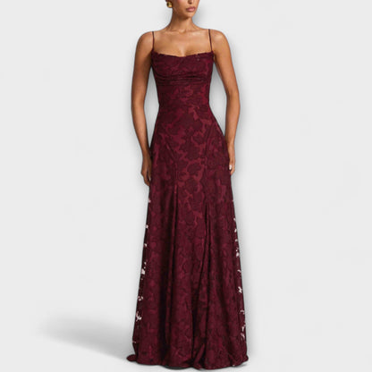 Kairi - Stylisches Maxikleid aus floraler Spitze mit Spaghettiträgern