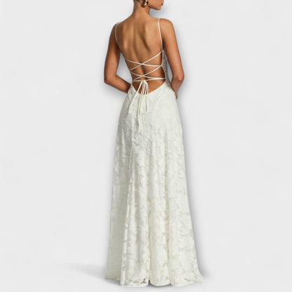 Kairi - Stylisches Maxikleid aus floraler Spitze mit Spaghettiträgern