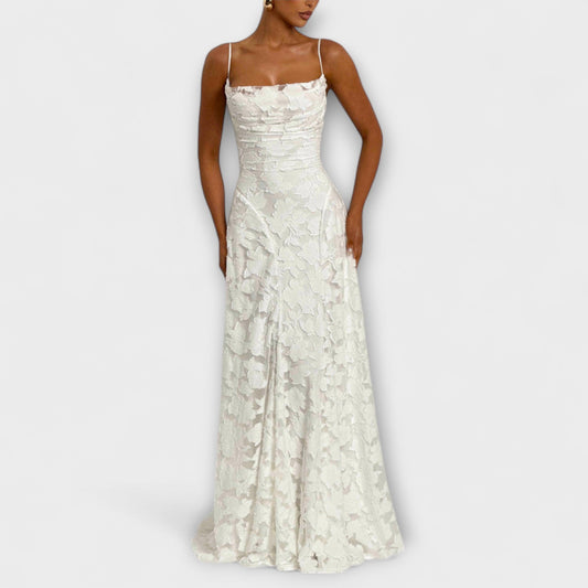 Kairi - Stylisches Maxikleid aus floraler Spitze mit Spaghettiträgern